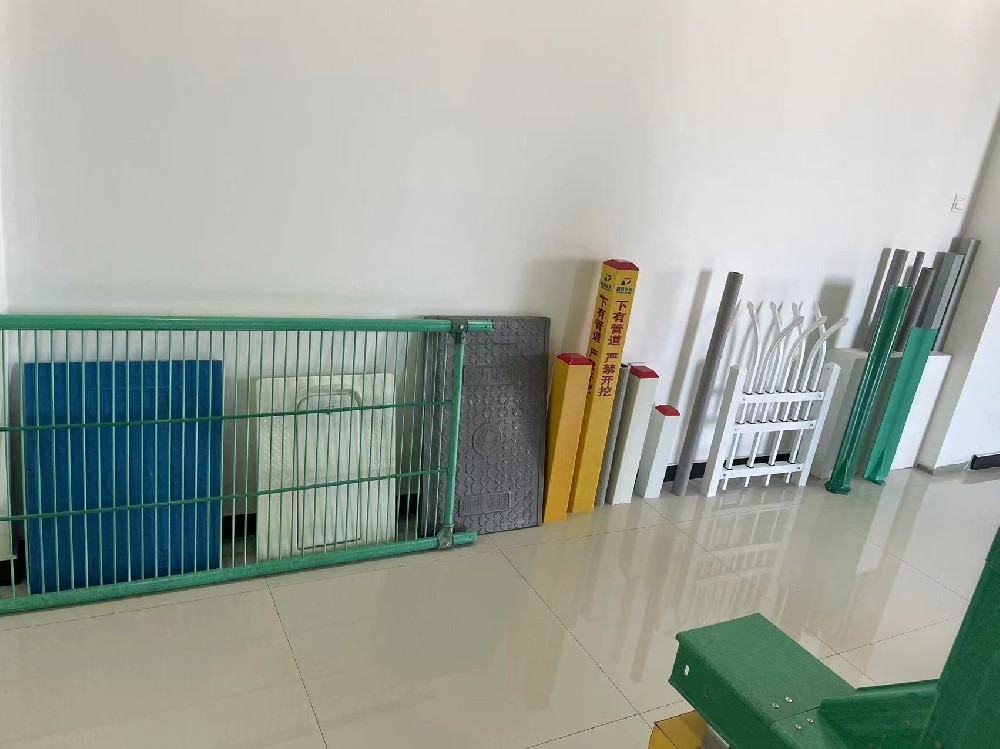 不同品種的玻璃鋼標(biāo)志樁作用有何不同？